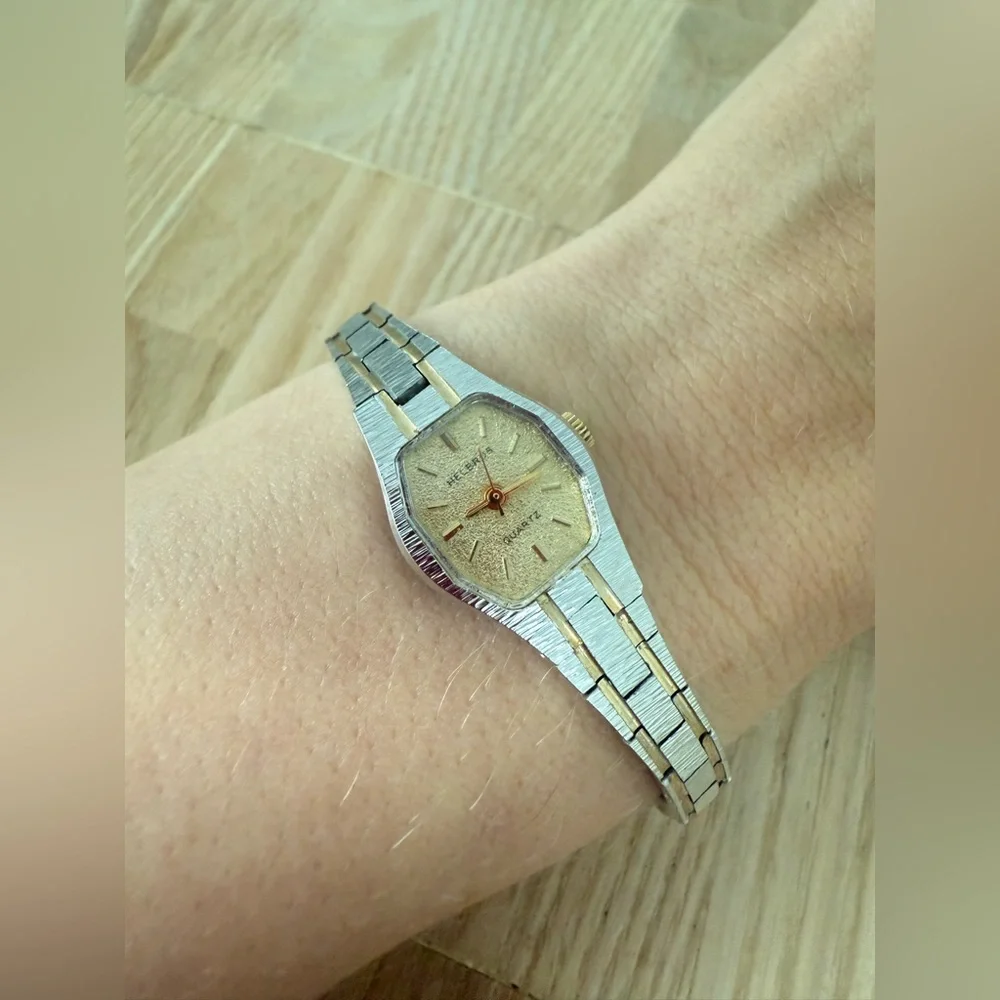 Vintage Helbros ladies octagonal two toned watch NEW BATTERY